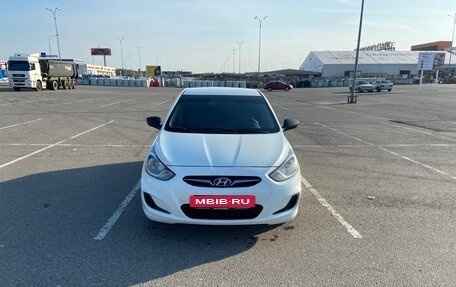 Hyundai Solaris II рестайлинг, 2012 год, 600 000 рублей, 21 фотография