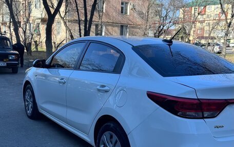 KIA Rio IV, 2018 год, 1 030 000 рублей, 2 фотография