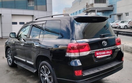 Toyota Land Cruiser 200, 2020 год, 8 900 000 рублей, 3 фотография