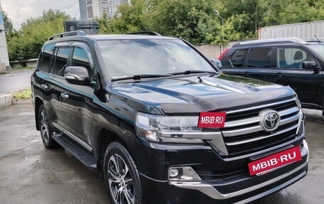 Toyota Land Cruiser 200, 2020 год, 8 900 000 рублей, 2 фотография