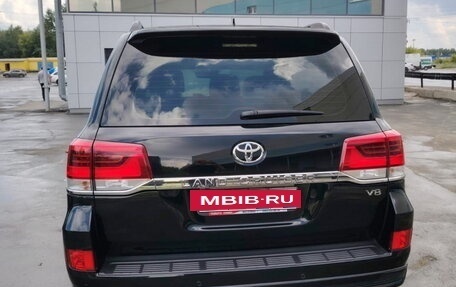 Toyota Land Cruiser 200, 2020 год, 8 900 000 рублей, 6 фотография
