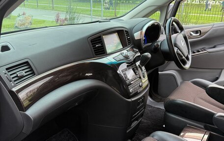 Nissan Elgrand III, 2010 год, 2 350 000 рублей, 9 фотография