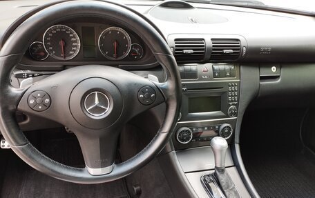Mercedes-Benz C-Класс, 2006 год, 1 600 000 рублей, 13 фотография