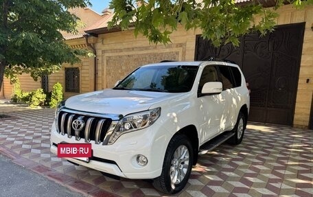 Toyota Land Cruiser Prado 150 рестайлинг 2, 2015 год, 6 900 000 рублей, 2 фотография