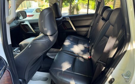 Toyota Land Cruiser Prado 150 рестайлинг 2, 2015 год, 6 900 000 рублей, 14 фотография