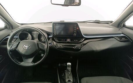 Toyota C-HR I рестайлинг, 2020 год, 2 139 000 рублей, 12 фотография