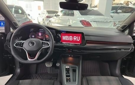 Volkswagen Golf GTI, 2022 год, 2 690 000 рублей, 9 фотография