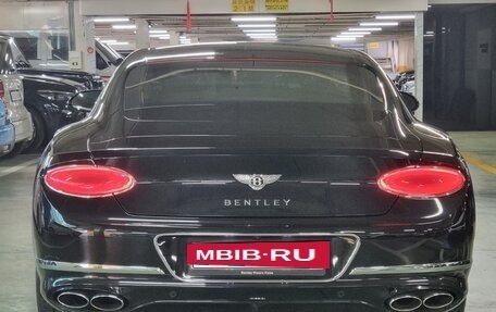 Bentley Continental GT III, 2022 год, 18 000 000 рублей, 4 фотография