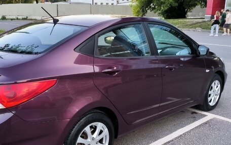 Hyundai Solaris II рестайлинг, 2011 год, 870 000 рублей, 3 фотография