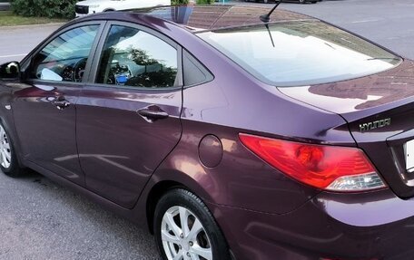 Hyundai Solaris II рестайлинг, 2011 год, 870 000 рублей, 5 фотография