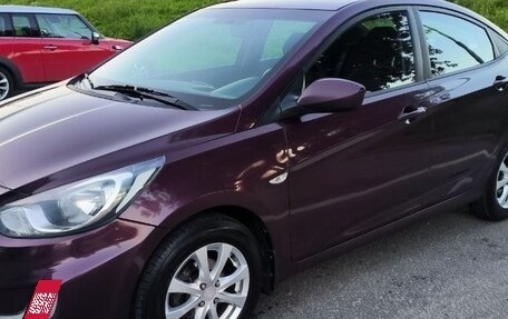 Hyundai Solaris II рестайлинг, 2011 год, 870 000 рублей, 7 фотография