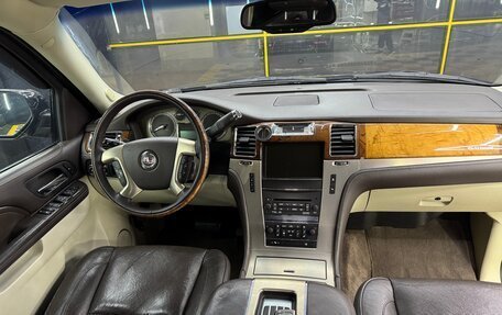 Cadillac Escalade III, 2011 год, 2 200 000 рублей, 19 фотография