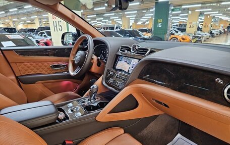 Bentley Bentayga I, 2022 год, 18 800 000 рублей, 7 фотография