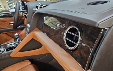 Bentley Bentayga I, 2022 год, 18 800 000 рублей, 10 фотография