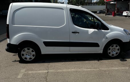 Peugeot Partner II рестайлинг 2, 2013 год, 650 000 рублей, 1 фотография