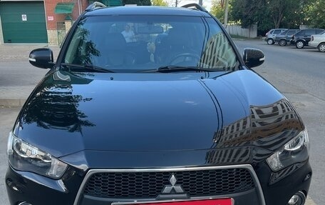 Mitsubishi Outlander III рестайлинг 3, 2011 год, 1 530 000 рублей, 2 фотография