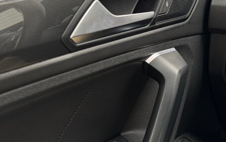 Volkswagen Tiguan II, 2019 год, 2 700 000 рублей, 20 фотография