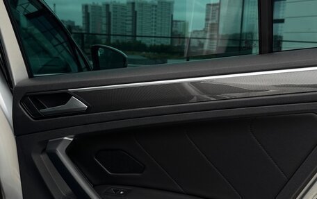 Volkswagen Tiguan II, 2019 год, 2 700 000 рублей, 19 фотография