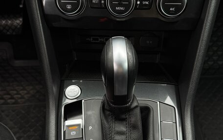 Volkswagen Tiguan II, 2019 год, 2 700 000 рублей, 23 фотография