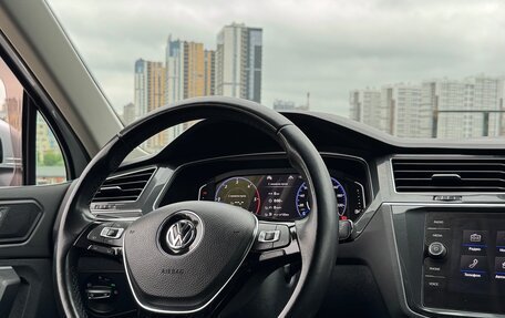 Volkswagen Tiguan II, 2019 год, 2 700 000 рублей, 22 фотография
