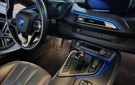 BMW i8 I рестайлинг, 2016 год, 9 100 000 рублей, 12 фотография