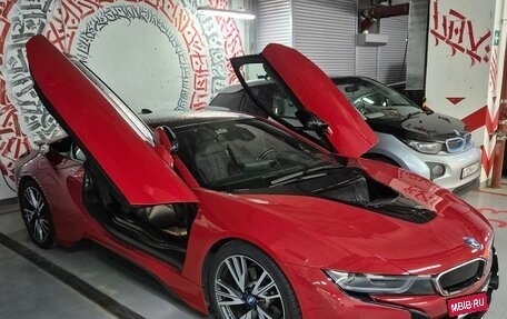 BMW i8 I рестайлинг, 2016 год, 9 100 000 рублей, 2 фотография