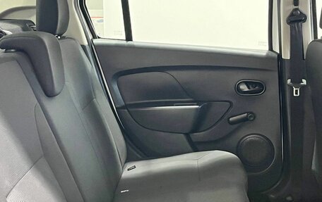 Renault Logan II, 2018 год, 649 900 рублей, 15 фотография