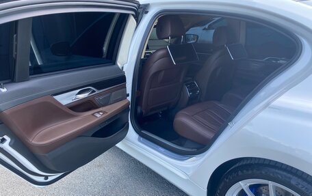 BMW 7 серия, 2018 год, 4 500 000 рублей, 26 фотография