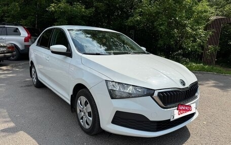 Skoda Rapid II, 2021 год, 1 380 000 рублей, 2 фотография