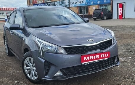 KIA Rio IV, 2021 год, 1 670 000 рублей, 2 фотография