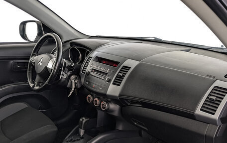Mitsubishi Outlander III рестайлинг 3, 2011 год, 1 050 000 рублей, 13 фотография