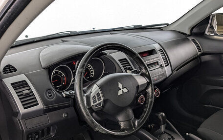 Mitsubishi Outlander III рестайлинг 3, 2011 год, 1 050 000 рублей, 15 фотография