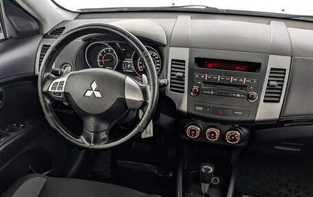 Mitsubishi Outlander III рестайлинг 3, 2011 год, 1 050 000 рублей, 26 фотография