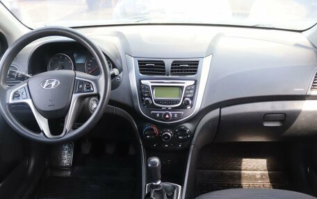 Hyundai Solaris II рестайлинг, 2015 год, 829 000 рублей, 15 фотография