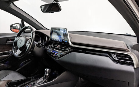 Toyota C-HR I рестайлинг, 2018 год, 2 150 000 рублей, 13 фотография