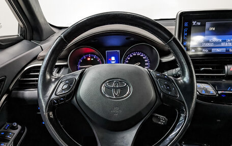 Toyota C-HR I рестайлинг, 2018 год, 2 150 000 рублей, 21 фотография