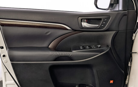 Toyota Highlander III, 2014 год, 3 100 000 рублей, 19 фотография