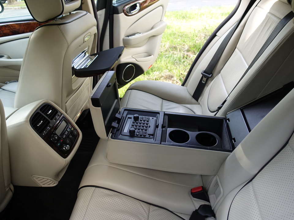 Jaguar XJ III (X350), 2008 год, 7 700 000 рублей, 23 фотография