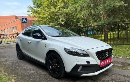 Volvo V40 Cross Country I, 2014 год, 1 000 000 рублей, 4 фотография
