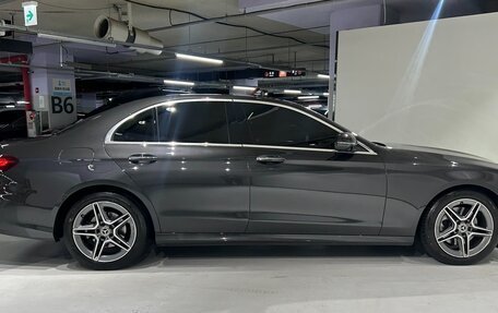 Mercedes-Benz E-Класс, 2022 год, 3 850 000 рублей, 16 фотография