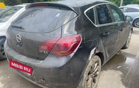 Opel Astra J, 2010 год, 390 000 рублей, 3 фотография