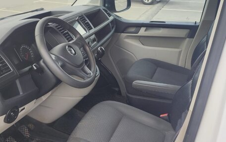 Volkswagen Caravelle T6 рестайлинг, 2015 год, 2 100 000 рублей, 9 фотография