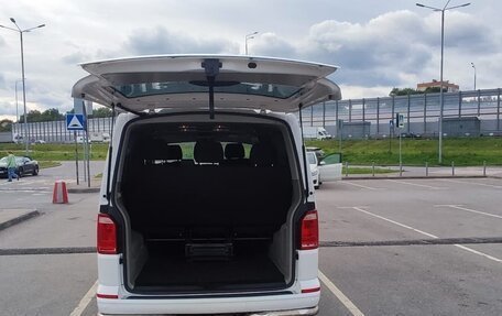 Volkswagen Caravelle T6 рестайлинг, 2015 год, 2 100 000 рублей, 20 фотография