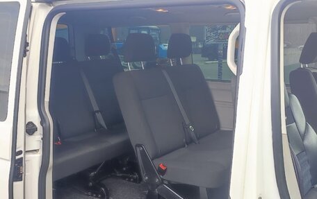 Volkswagen Caravelle T6 рестайлинг, 2015 год, 2 100 000 рублей, 19 фотография