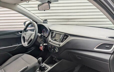 Hyundai Solaris II рестайлинг, 2017 год, 1 350 000 рублей, 11 фотография