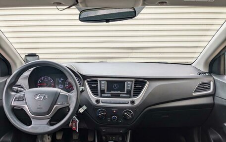 Hyundai Solaris II рестайлинг, 2017 год, 1 350 000 рублей, 14 фотография