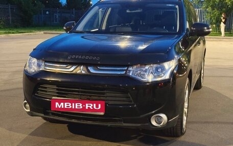 Mitsubishi Outlander III рестайлинг 3, 2012 год, 1 250 000 рублей, 3 фотография