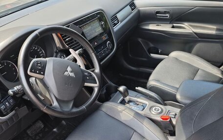 Mitsubishi Outlander III рестайлинг 3, 2012 год, 1 250 000 рублей, 17 фотография