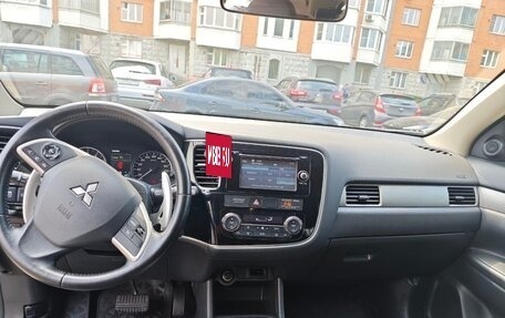 Mitsubishi Outlander III рестайлинг 3, 2012 год, 1 250 000 рублей, 16 фотография