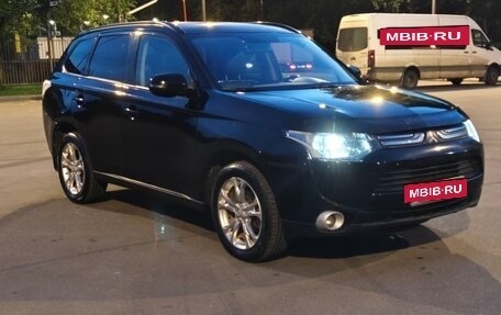 Mitsubishi Outlander III рестайлинг 3, 2012 год, 1 250 000 рублей, 5 фотография